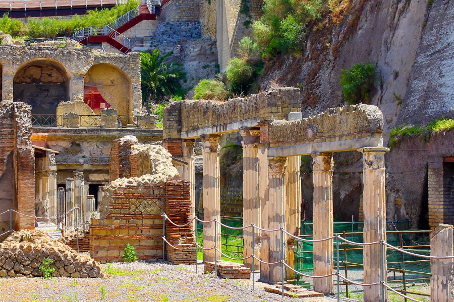 Explore Pompeii and Herculaneum by Car and Discover the Best Driving Routes in Italy