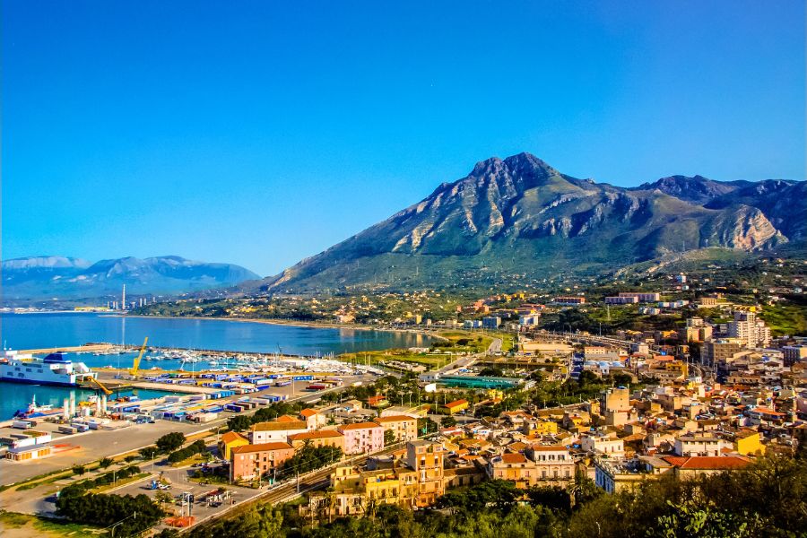 Make Christmas Magical With Your Kids on a Palermo Family Adventure