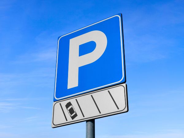 A Tourist-Friendly Guide to Parking in Palermo Before Renting a Car