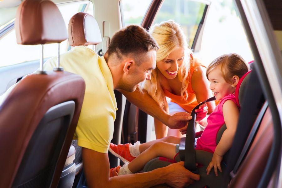 What Parents Need to Know About Child Car Seat Laws in Italy